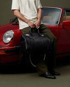 Bolso Full Black Capi en piel lisa Premium