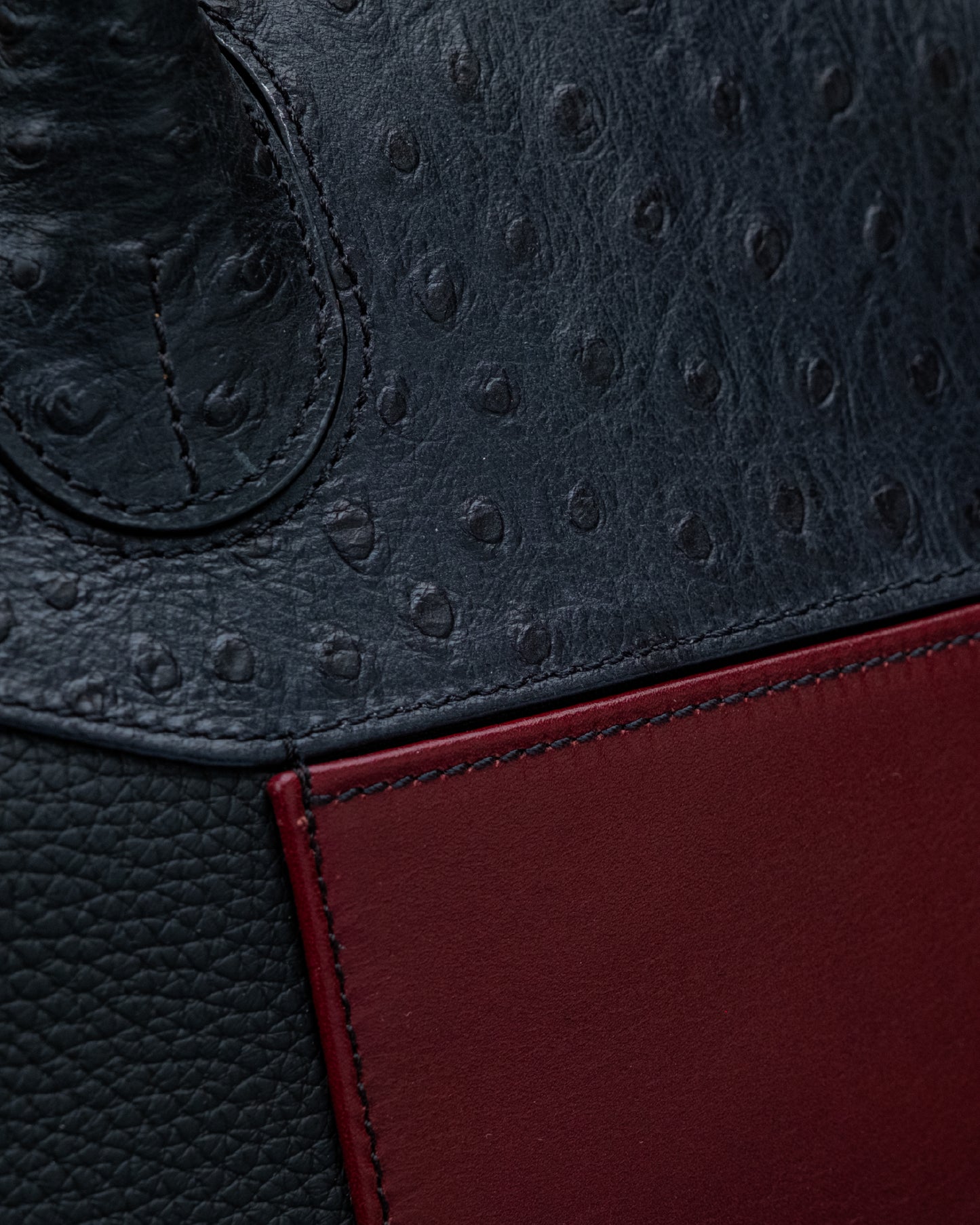 Bolso Capi en piel Negra Grano Mate & Avestruz