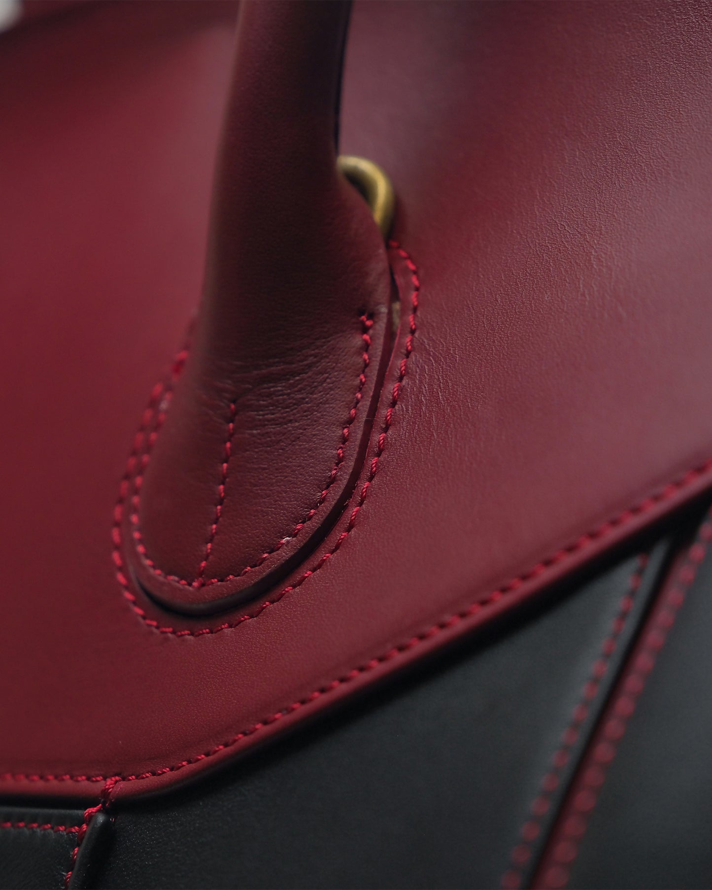 Exclusivo: Bolso Capi Moriarty. Piel Negra & Granate